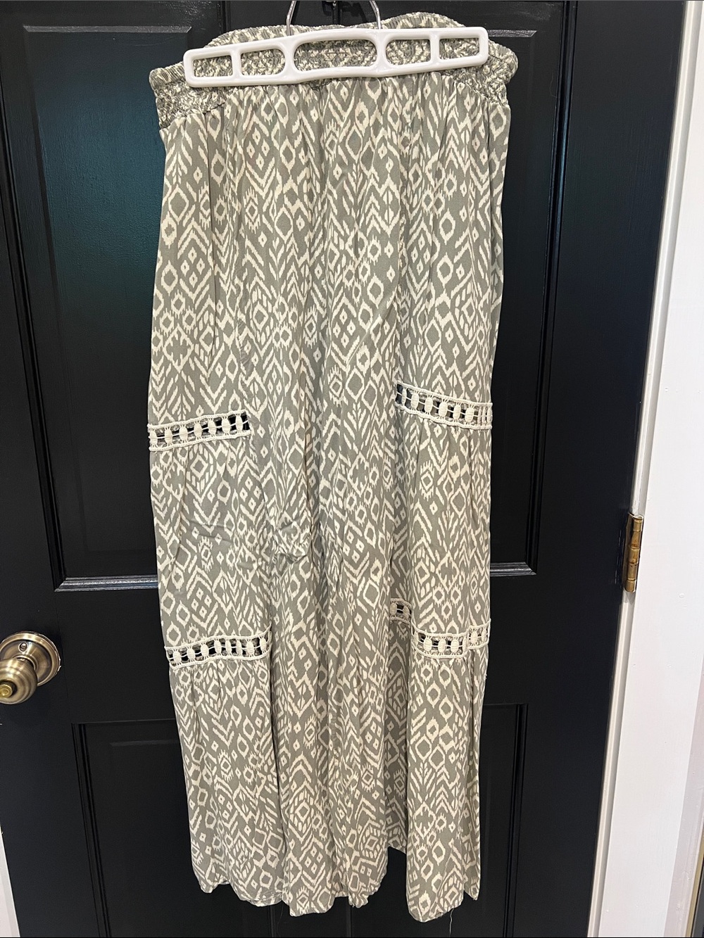 Women’s Printed Elastic-Waist pants  - sage green  & Ivory
